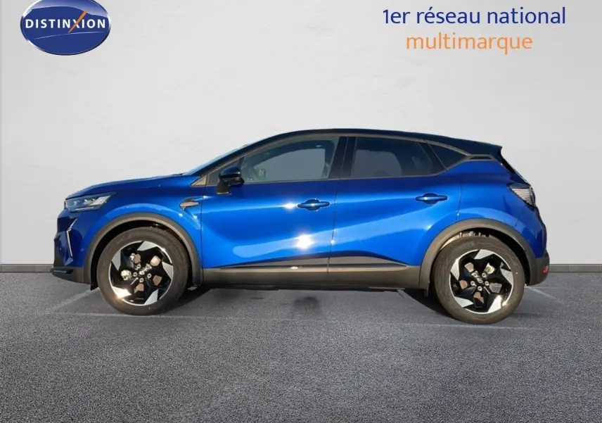 Profil latéral droit d'un Renault Captur E-Tech hybride bleu Iron avec toit noir et jantes biton modernes.