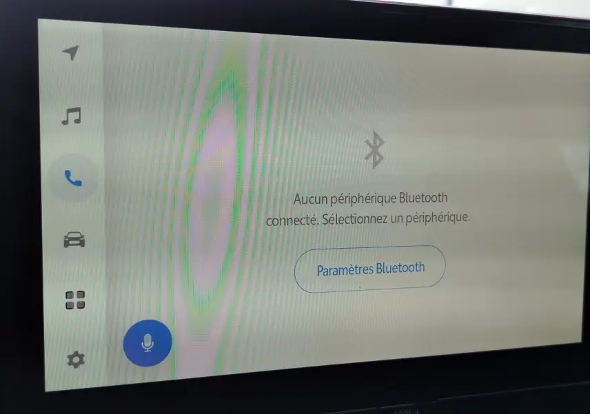 Écran tactile du système multimédia Toyota Corolla Touring Sport 2026 affichant les paramètres Bluetooth sans périphérique connecté.