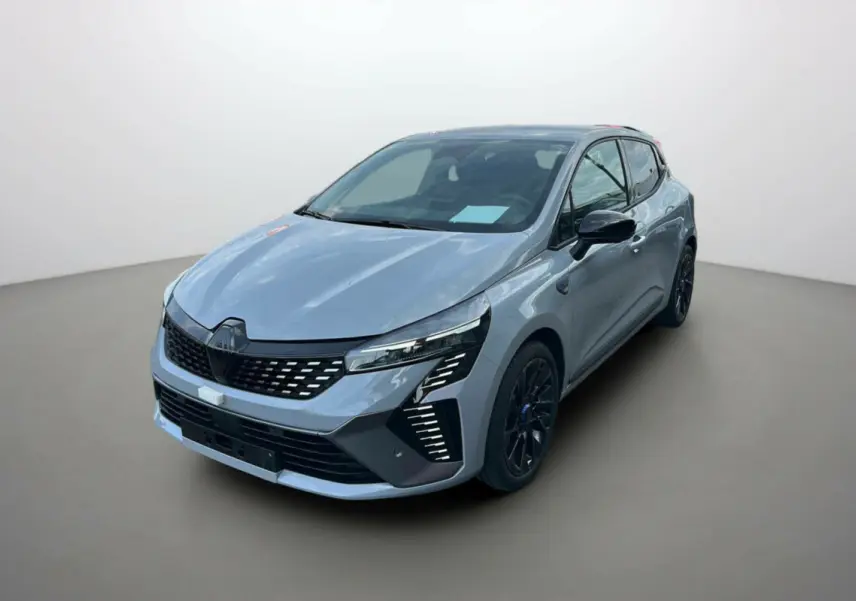 Renault Clio V E-Tech 145 Esprit Alpine Bose gris rafale, vue 3/4 avant avec jantes noires et feux LED distinctifs.