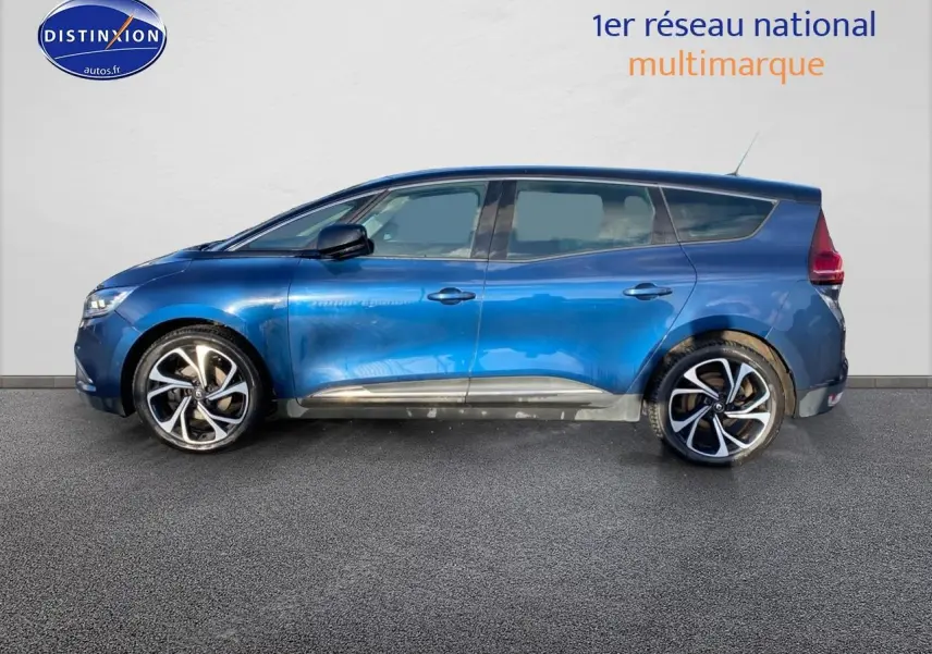 Profil côté gauche du Renault Grand Scenic IV bleu 2019 avec jantes alliage et vitres surteintées.