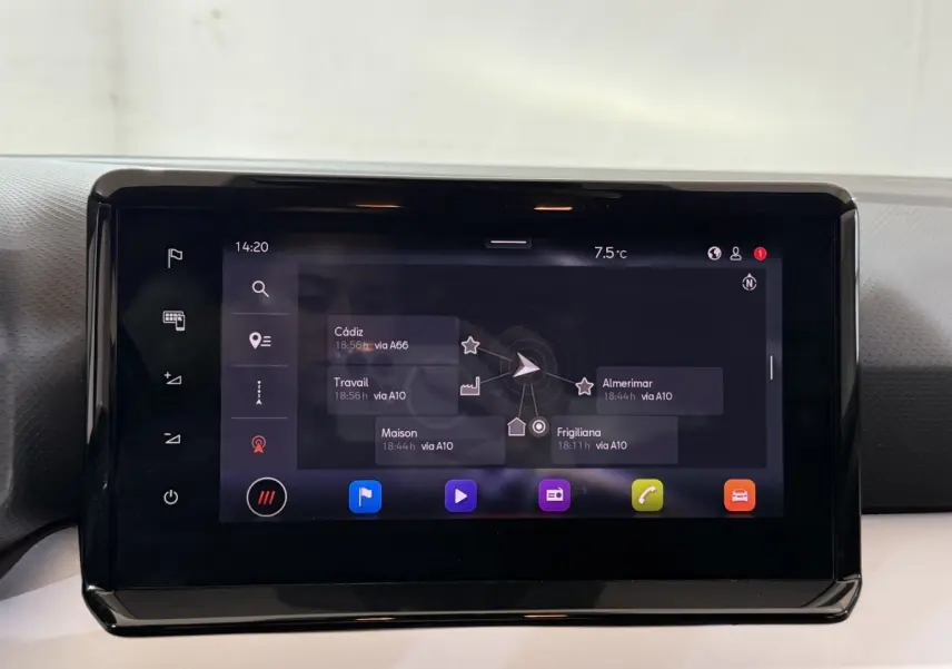 Écran tactile central 9,2 pouces du tableau de bord de la SEAT Ibiza 1.0 TSI 110 FR 2024, affichage navigation 3D.