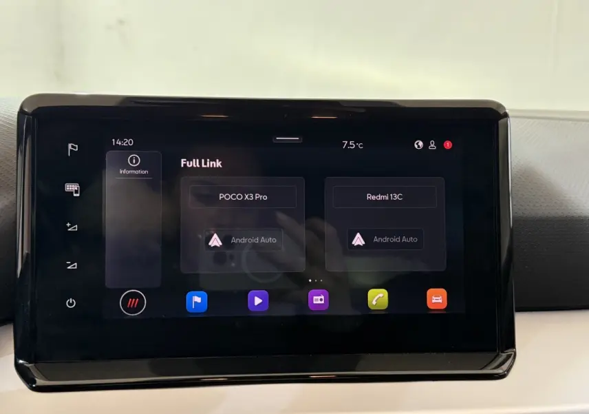 Écran tactile central 9,2 pouces de la SEAT Ibiza 1.0 TSI 110 FR 2024 affichant Android Auto et température extérieure.