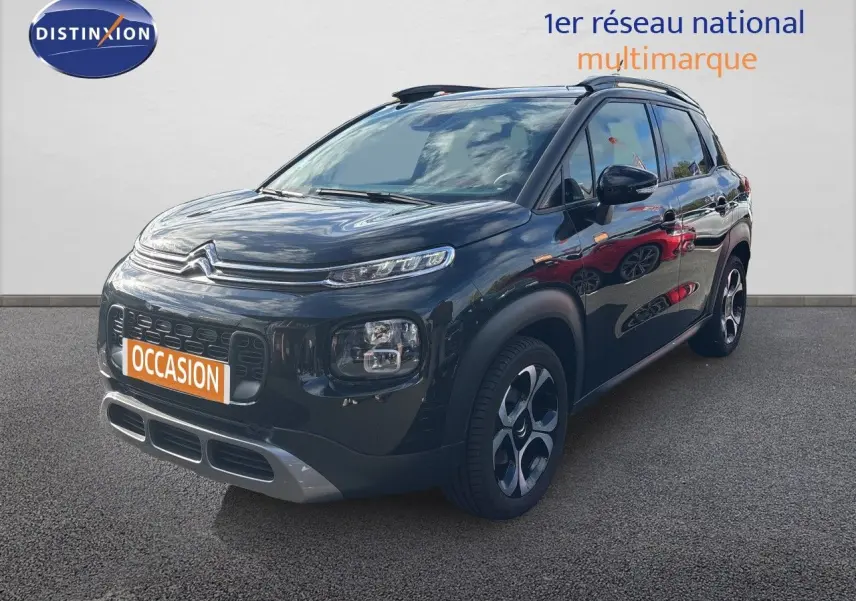 Citroën C3 Aircross noir perla metal vue 3/4 avant droit avec jantes bi-ton et toit ouvrant.