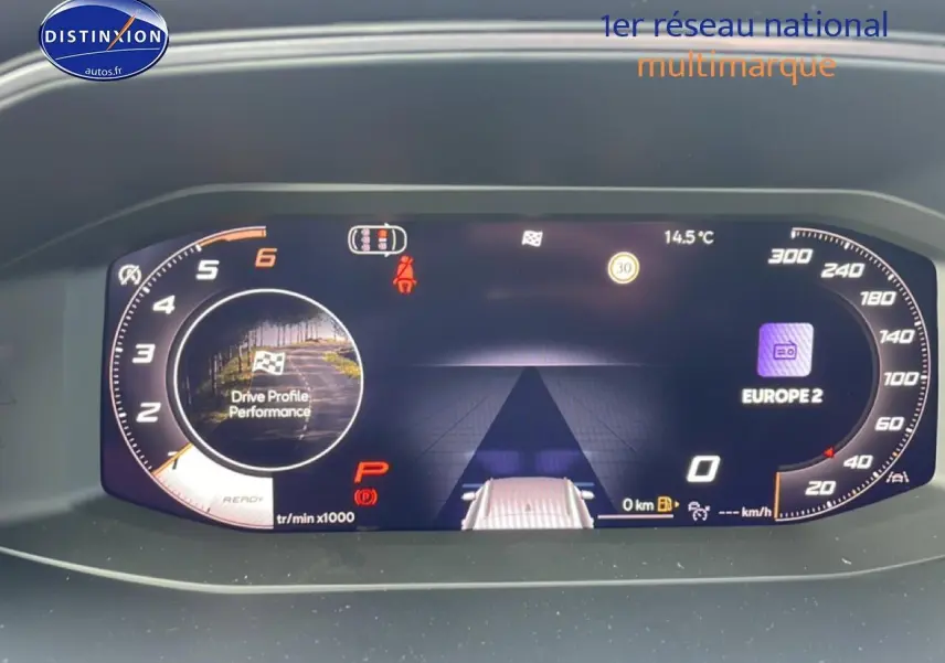 Tableau de bord numérique de la CUPRA Formentor 2.0 TDI 150 DSG7 affichant compte-tours et vitesse à l'arrêt.