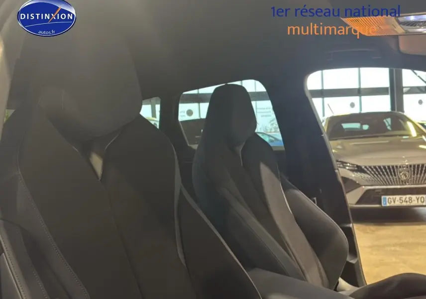 Vue intérieure des sièges avant sport noirs du CUPRA TERRAMAR 2025, côté conducteur et passager visibles.