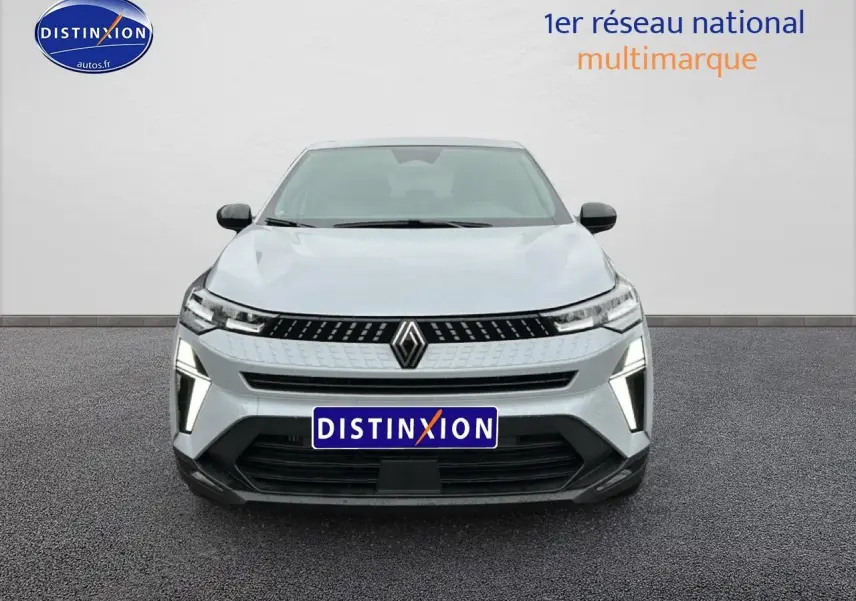 Vue avant du Renault Captur 1.0 TCe 90 Techno gris rafale avec feux LED et calandre noire distinctive.