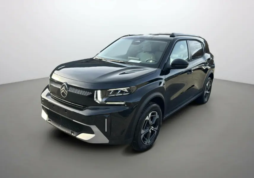 Citroën C3 Aircross Hybrid 145 noir perla nera en 3/4 avant droit avec jantes alu 17 pouces et toit noir.