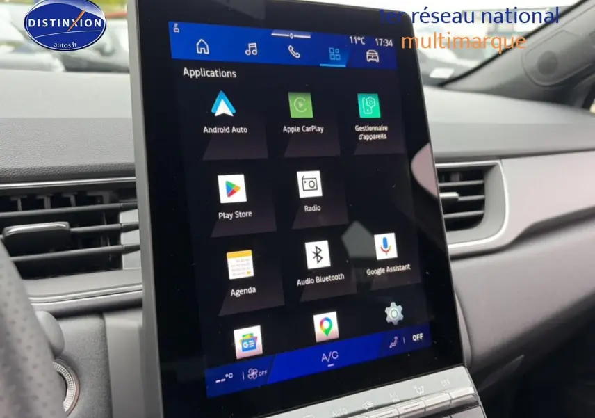 Écran tactile 10,25 pouces du tableau de bord intérieur gris du Renault Symbioz 1.8 e-tech hybride 2026.
