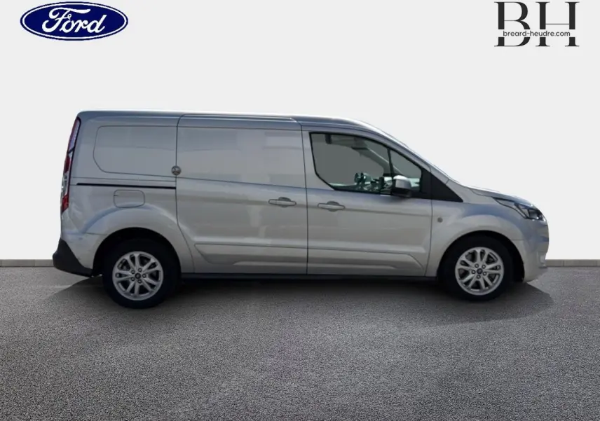 Vue de profil côté gauche du Ford Transit Connect FGN L2 gris lunaire métallisé, avec jantes alu et portes latérales fermées.