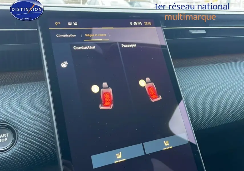 Écran tactile central du Citroën C5 Aircross 2026 montrant le réglage des sièges chauffants côté conducteur et passager.