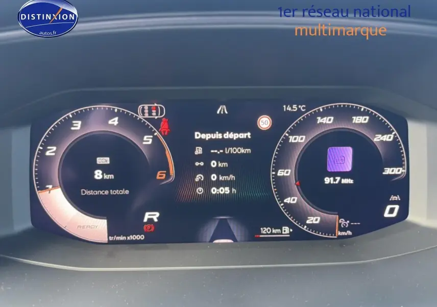 Tableau de bord numérique de la CUPRA Formentor 2.0 TDI 150, affichant vitesse, compte-tours et informations de trajet.