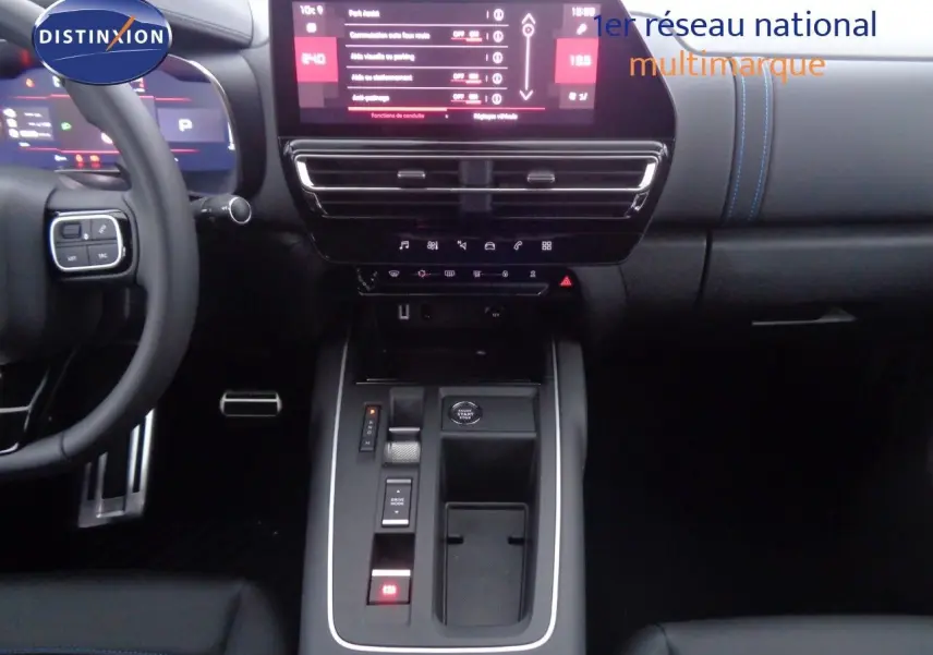 Tableau de bord numérique du Citroën C5 Aircross 2022 affichant la vitesse à 0 km/h et la boîte automatique en position parking.