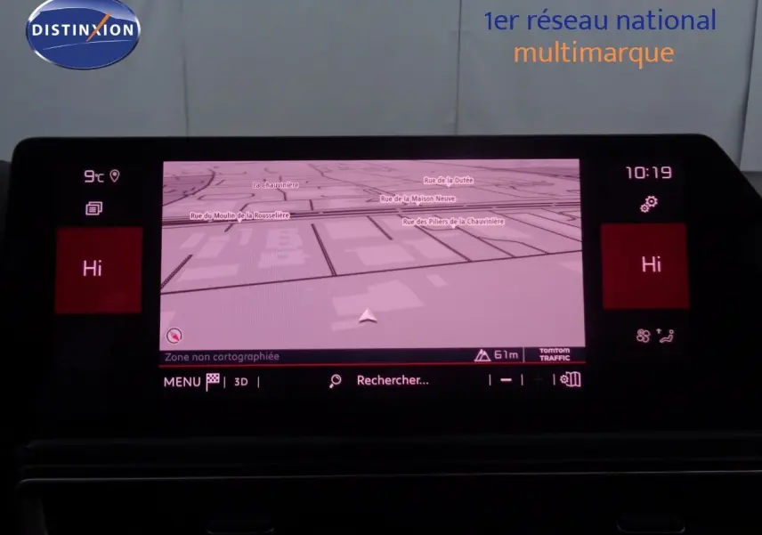 Gros plan sur la console centrale noire du Citroën C5 Aircross 2022, avec bouton start/stop et commandes boîte auto.