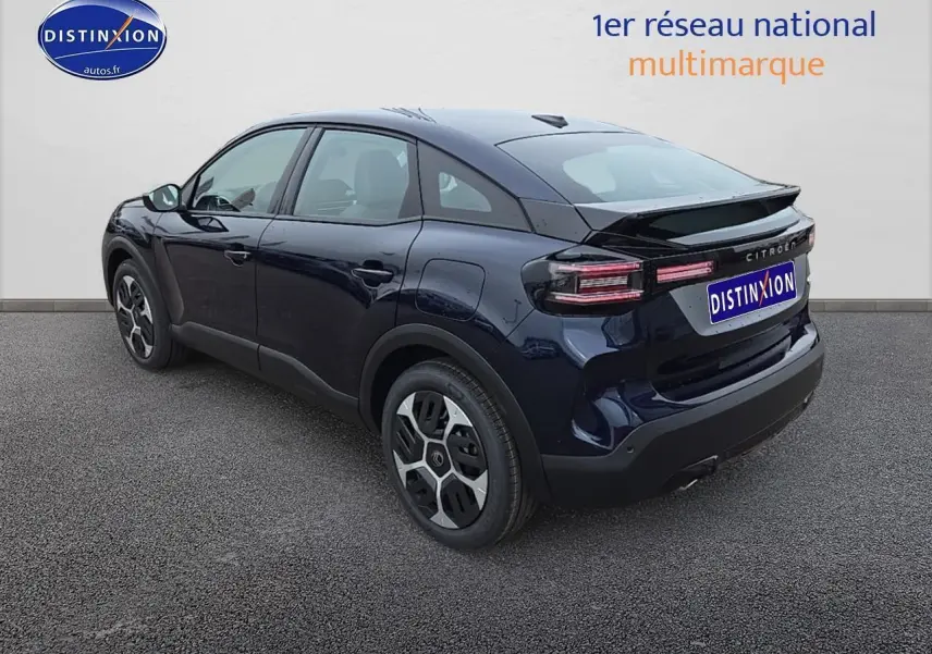 Vue 3/4 arrière droite d'une Citroën C4 bleu eclipse avec feux LED et jantes Aerotech 18 pouces.