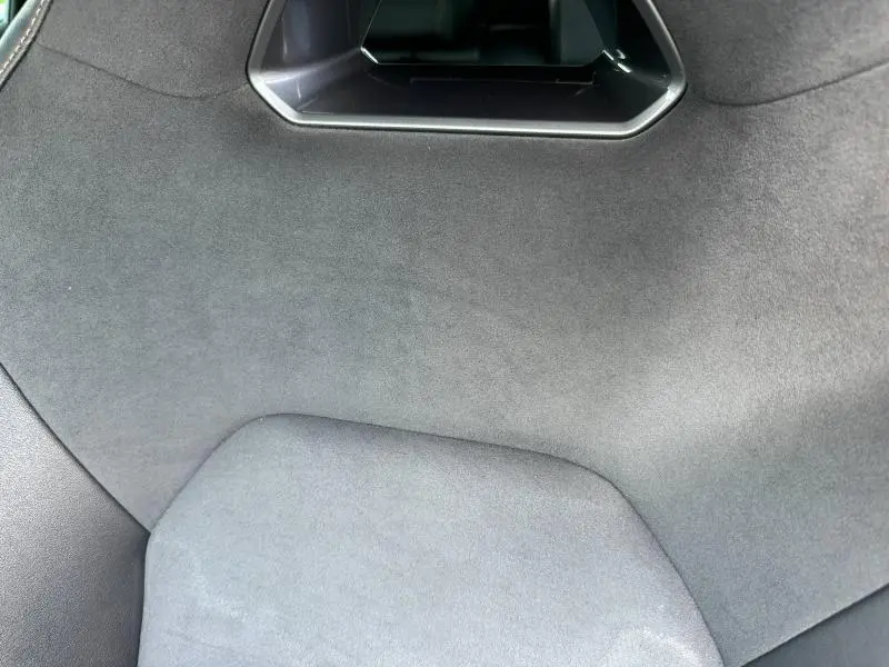 Gros plan sur le siège arrière en textile noir Asphalte du CUPRA Formentor 1.5 eTSI Hybrid 2025.