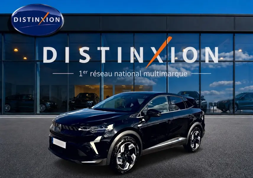 Renault Symbioz 2026 noir étoile en 3/4 avant droit, avec jantes alu distinctives et calandre moderne.