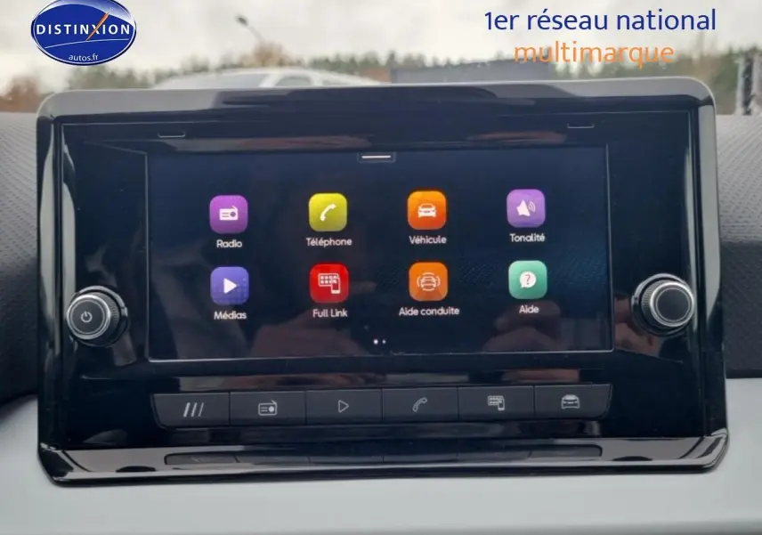 Écran tactile HD 8,25 pouces du système MediaSystem dans l'habitacle de la SEAT Ibiza 2025.
