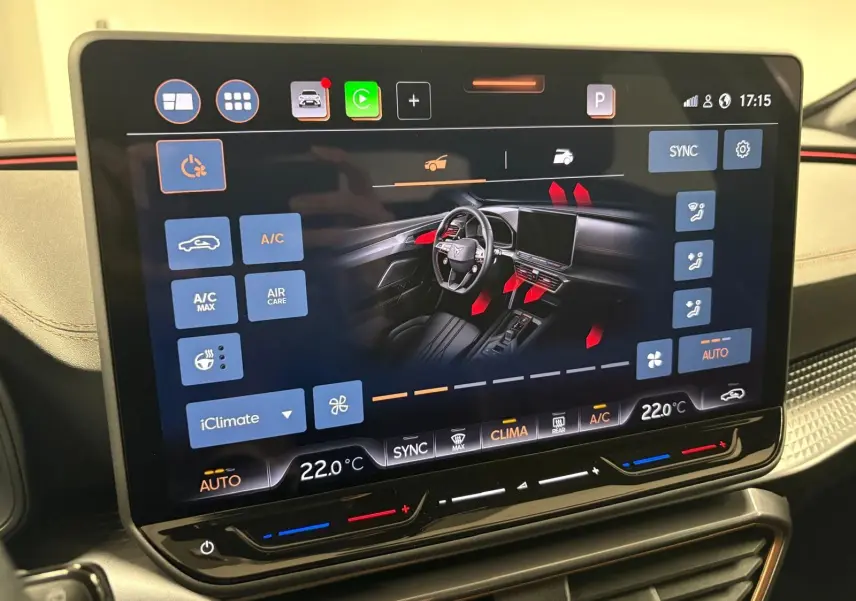 Écran tactile central affichant le système de climatisation et ventilation du CUPRA Formentor 2025 en intérieur.