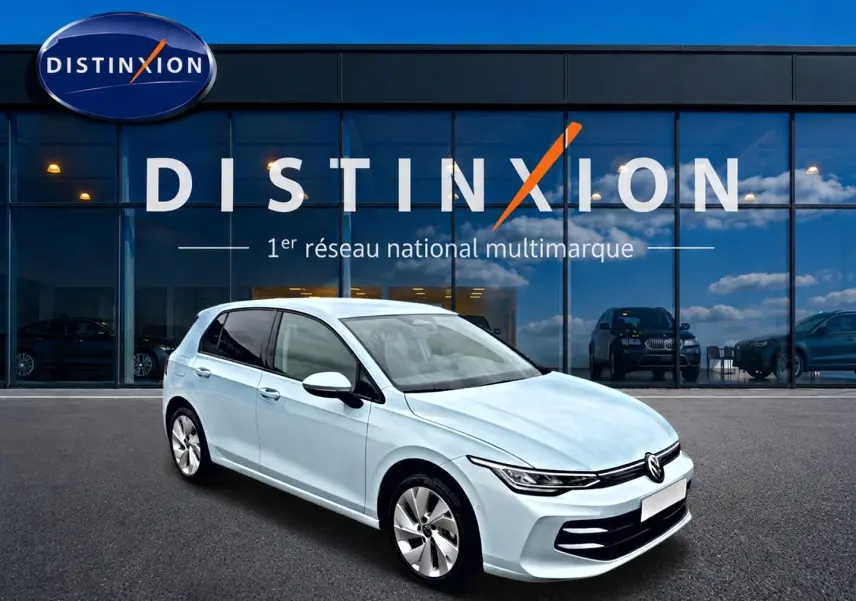 Volkswagen Golf 1.5 etsi evo2 bleu glacier vue 3/4 avant droit devant concession Distinxion.