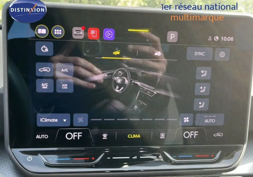 Écran tactile central du SEAT Leon 2025 affichant les réglages de climatisation et de ventilation.