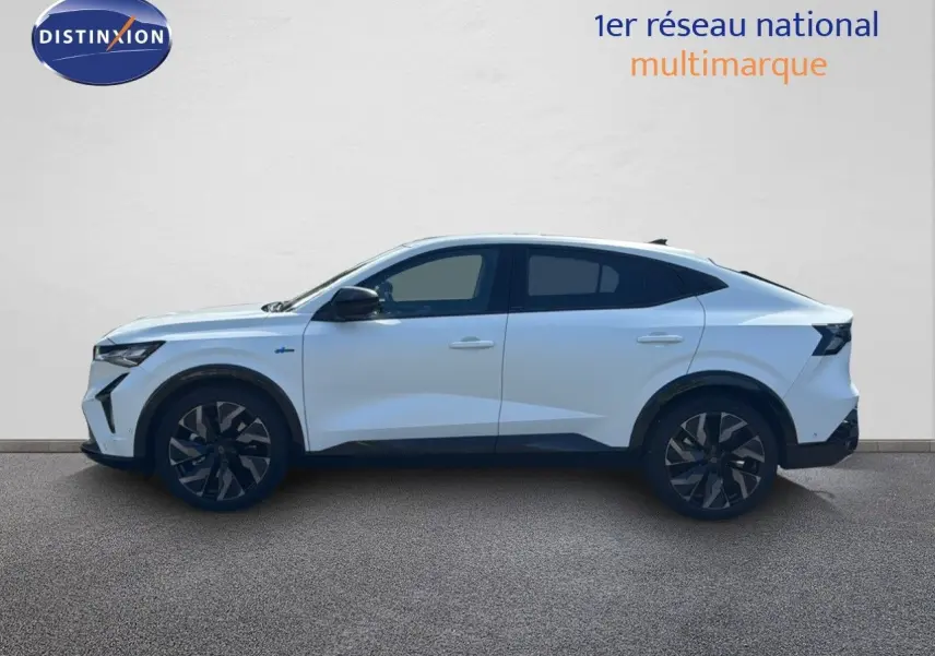 Profil droit du Renault Rafale 2024 blanc satin avec toit noir, jantes noires et lignes dynamiques distinctives.