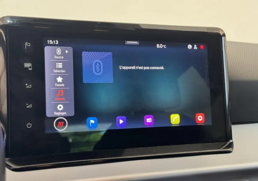 Écran tactile central de la SEAT IBIZA 1.0 TSI 110 FR 2024 affichant le menu Bluetooth, intérieur gris.