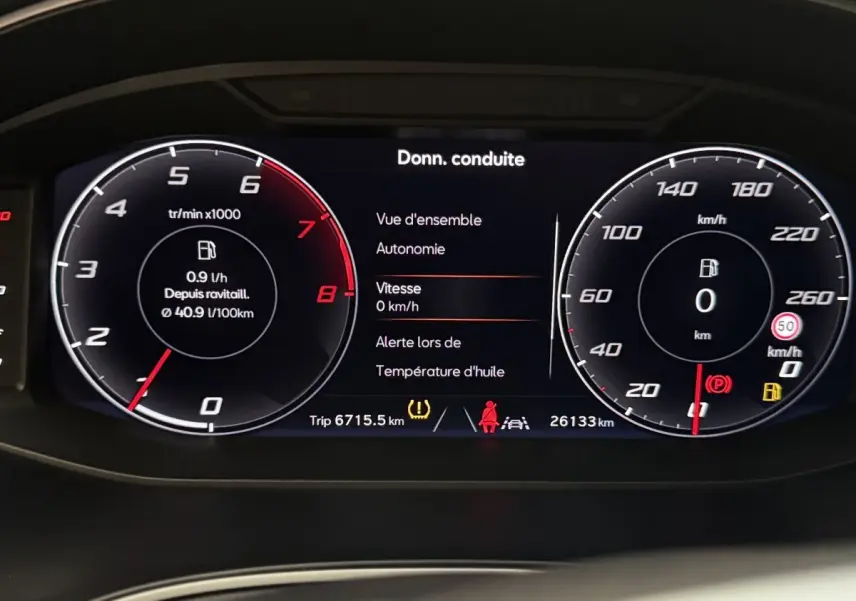 Tableau de bord numérique de la SEAT IBIZA 2024 affichant compte-tours, vitesse et informations de conduite.