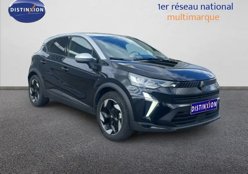 Renault Captur 2025 noir étoile métal avec toit gris, vue 3/4 avant droit mettant en valeur ses phares LED et jantes biton.