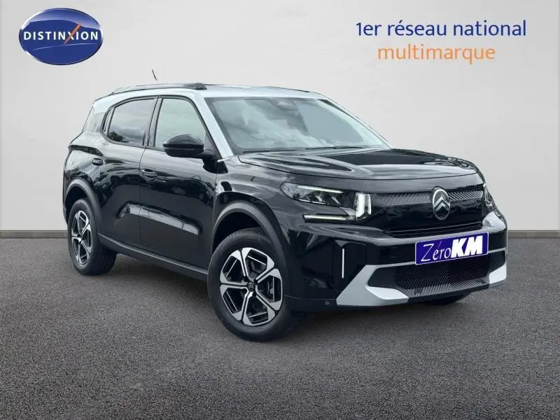 Citroën C3 Aircross 2026 noir Perla Nera vue 3/4 avant droit avec jantes alu et calandre noire brillante.