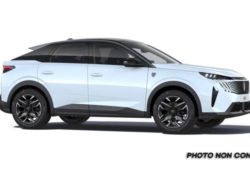 Peugeot 3008 blanc okenite avec toit noir, vue de profil côté gauche, jantes noires et lignes dynamiques.