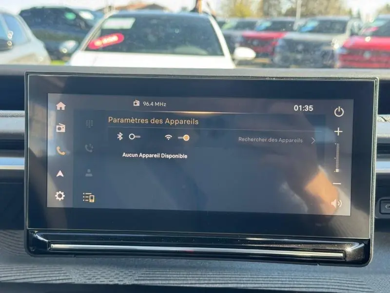Écran tactile central du tableau de bord du Citroën C3 Aircross 2026, affichant les paramètres Bluetooth.