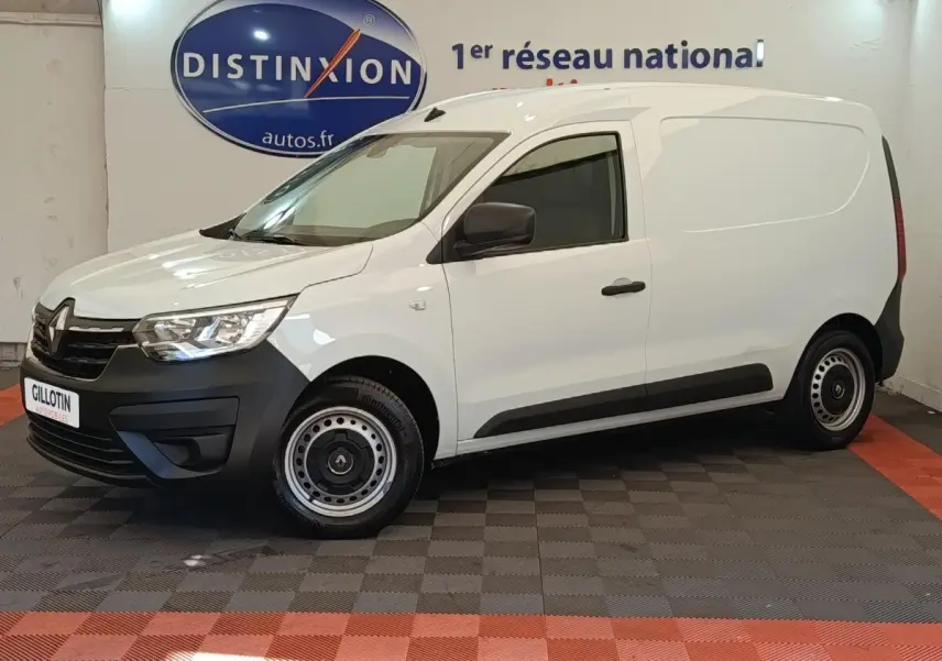 Renault Express blanc en vue de profil côté gauche, fourgon utilitaire avec jantes acier et pare-chocs noirs.