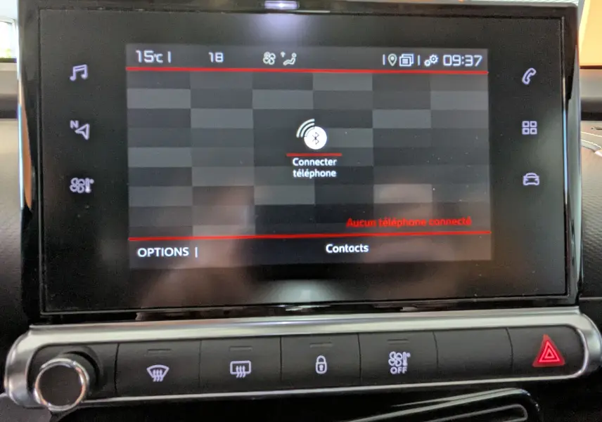 Écran tactile central de la Citroën C4 Cactus 2019 affichant la connexion Bluetooth et les commandes climatisation