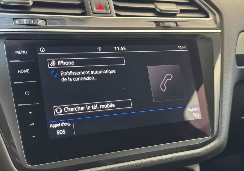 Écran tactile central du Volkswagen Tiguan Allspace 2019 affichant la connexion Bluetooth iPhone.