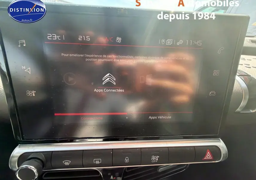 Écran tactile central de la Citroën C4 Cactus 2020, affichant les applications connectées dans l'habitacle.