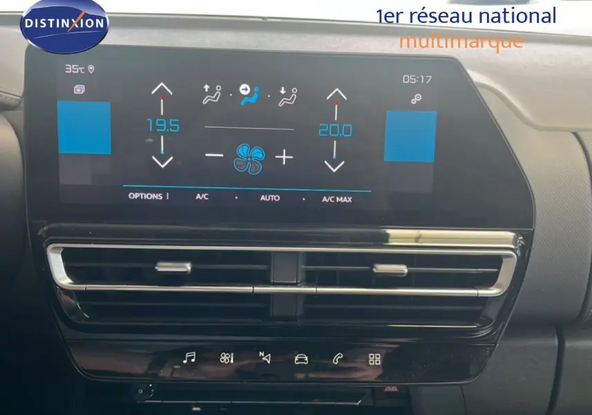 Écran tactile central affichant la climatisation automatique du Citroën C5 Aircross noir métal, vue intérieure frontale.