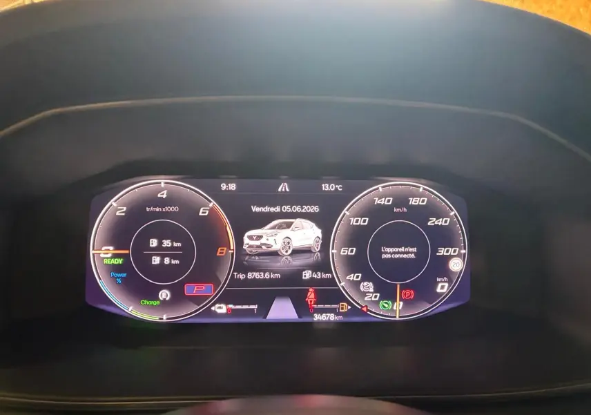 Tableau de bord numérique du CUPRA Formentor 1.4 E-HYBRID 245 DSG6 VZ affichant compte-tours, vitesse et autonomie.