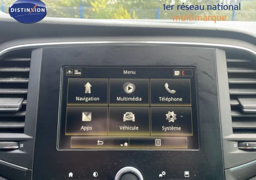 Écran tactile central de la Renault Mégane 1.3 TCE 115ch Limited 2021, affichant le menu principal multimédia.