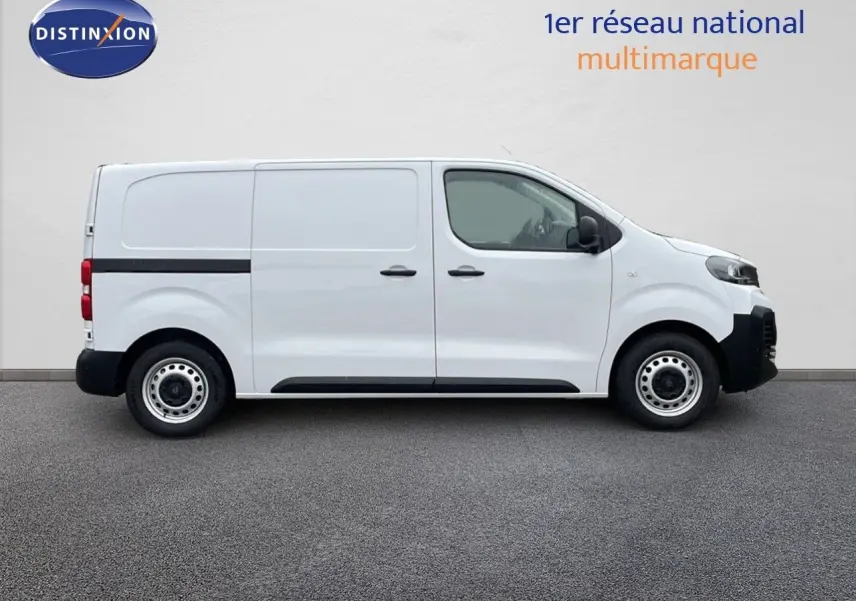 Profil droit d'un Peugeot Expert Fourgon blanc 2025, version M 1.5 BlueHDi 120ch, avec portes latérales et jantes acier.