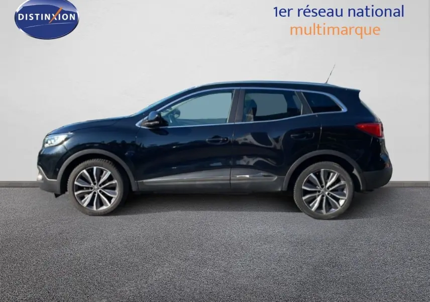 Profil côté gauche d’un Renault Kadjar noir 2018, SUV compact avec jantes alliage et vitres teintées.