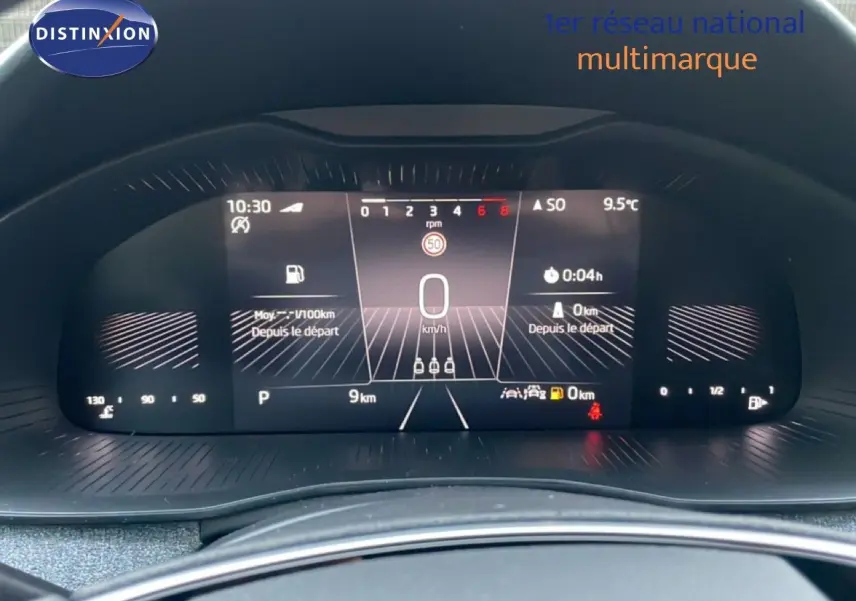 Affichage numérique du tableau de bord du Skoda Kamiq 2025, montrant la vitesse à 0 km/h et les informations de conduite.