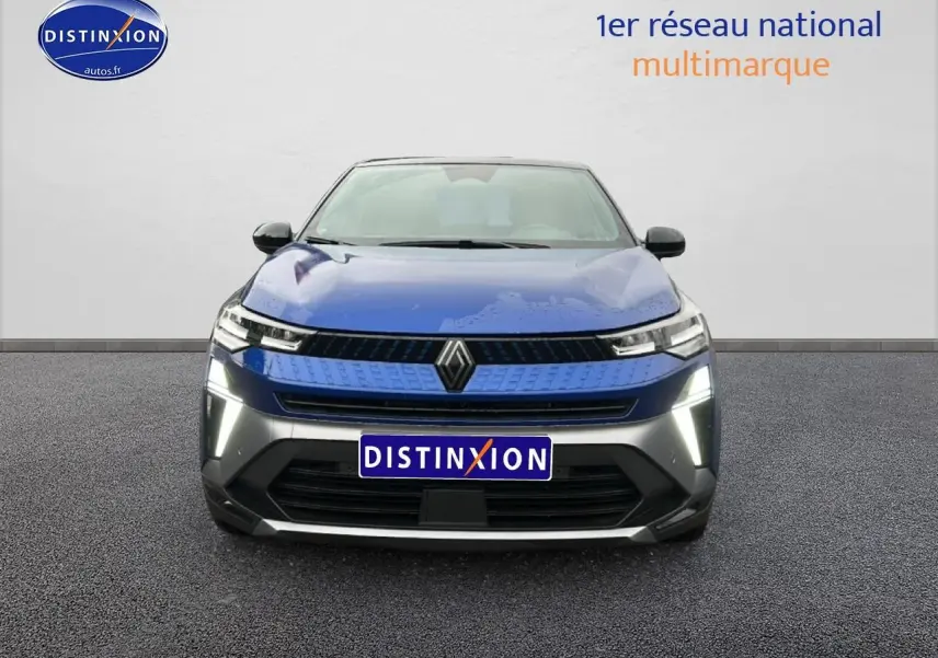 Vue avant du Renault Captur 2025 bleu iron avec feux LED et calandre noire esprit Alpine.