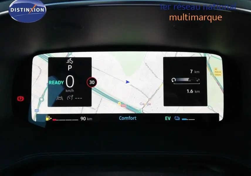 Tableau de bord numérique du Renault Captur E-Tech 2026 affichant la navigation et les informations de conduite.