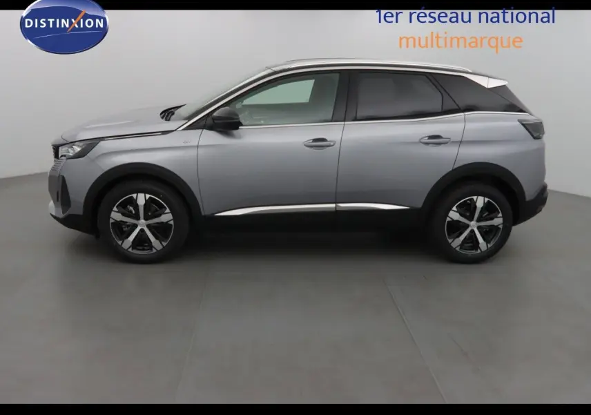 Vue de profil côté gauche d'un Peugeot 3008 gris Artense métal avec jantes noires et détails chromés.