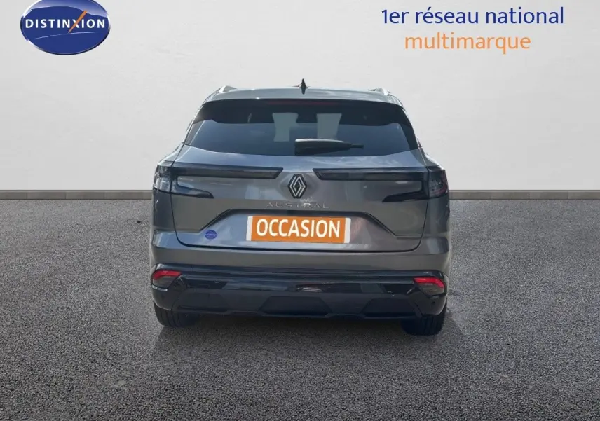 Vue arrière d’un Renault Austral gris schiste métal 2024 avec feux LED et plaque « Occasion » visible.