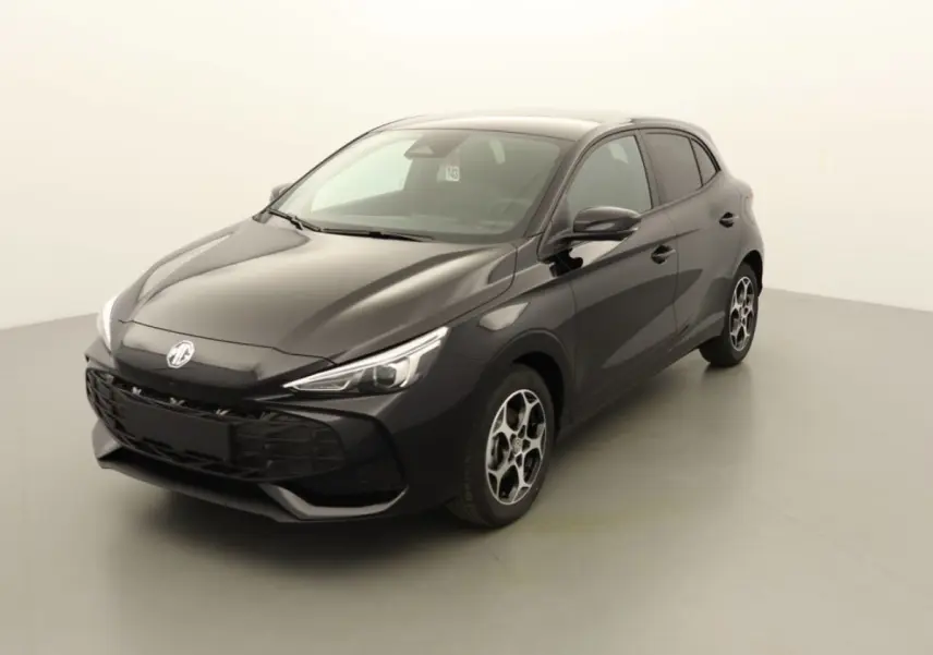 MG3 1.5 Hybrid+ 195 Luxury Pebble Black vue 3/4 avant droit avec jantes alliage et calandre noire brillante.