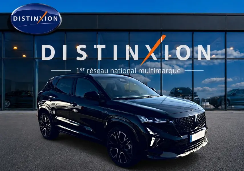 Renault Austral 1.2 e-tech noir en 3/4 avant droit, avec jantes alu et calandre distinctive esprit Alpine.