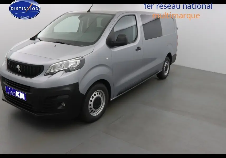 Peugeot Expert cabine approfondie gris Artense métal vu en 3/4 avant droit dans un studio lumineux.