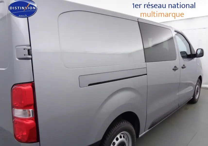 PEUGEOT Expert Cabine Approfondie gris Artense métal vu de 3/4 avant droit dans un studio blanc.
