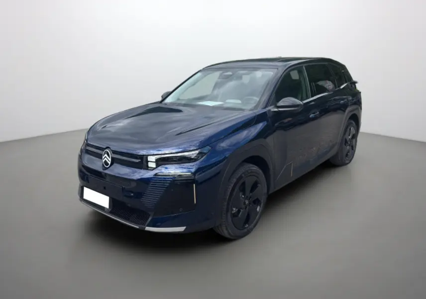 Vue 3/4 avant d'un Citroën C5 Aircross New Hybrid 145 Max T.O bleu eclipse avec toit noir et jantes noires.